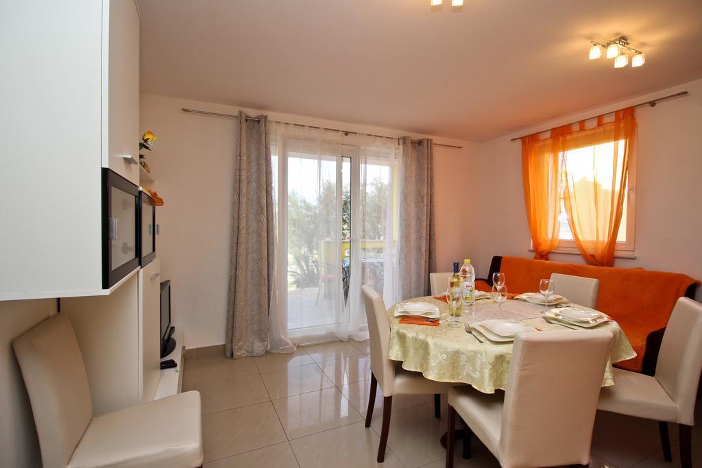 Apartments Koritnik Punat Zimmer foto