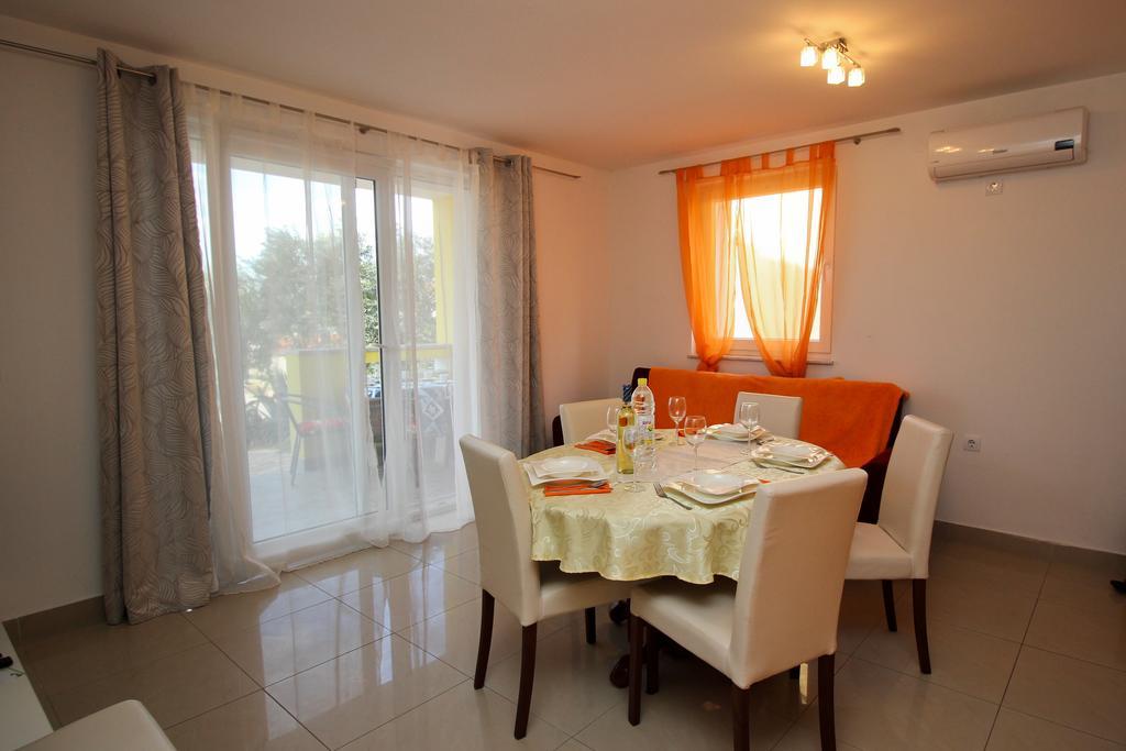 Apartments Koritnik Punat Zimmer foto